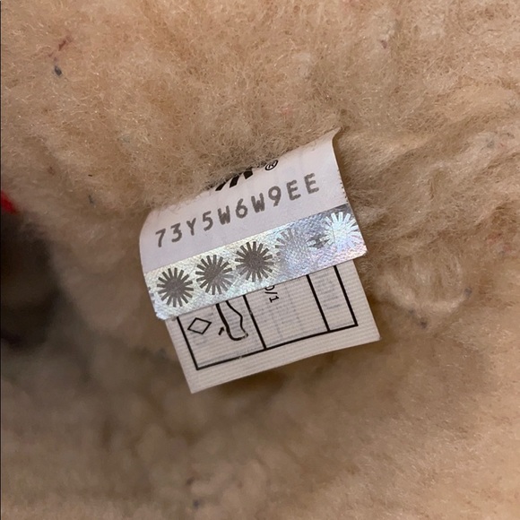 UGG Short Classic - Picture 6 of 6